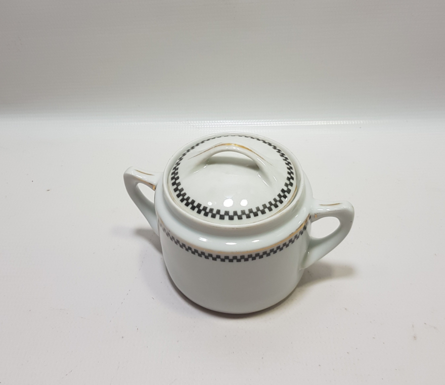 ARKASI OSMANLICA YAZILI KULPLU VE KAPAKLI PORSELEN ŞEKERLİK