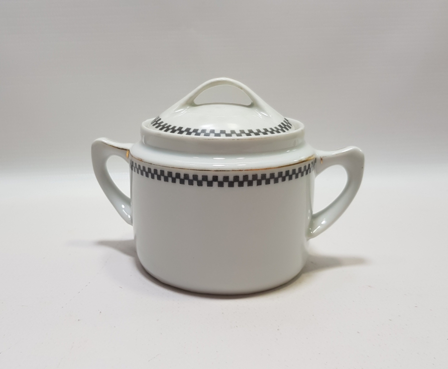 ARKASI OSMANLICA YAZILI KULPLU VE KAPAKLI PORSELEN ŞEKERLİK