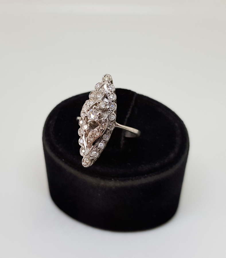 PIRLANTA TAŞLI MEKİK MODEL YÜZÜK