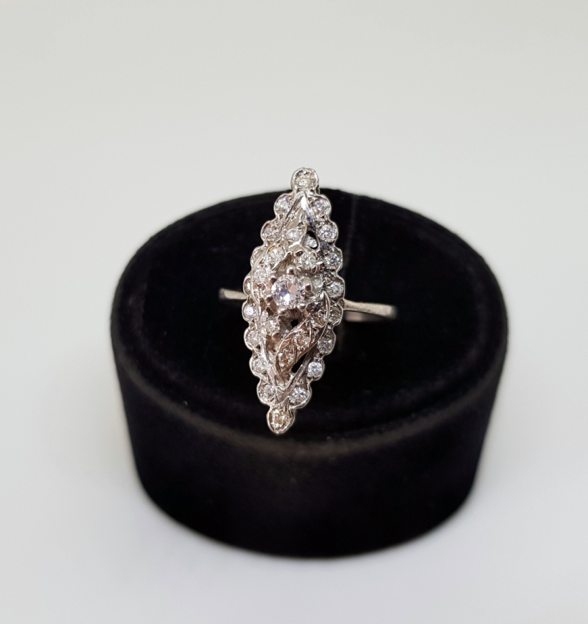 PIRLANTA TAŞLI MEKİK MODEL YÜZÜK