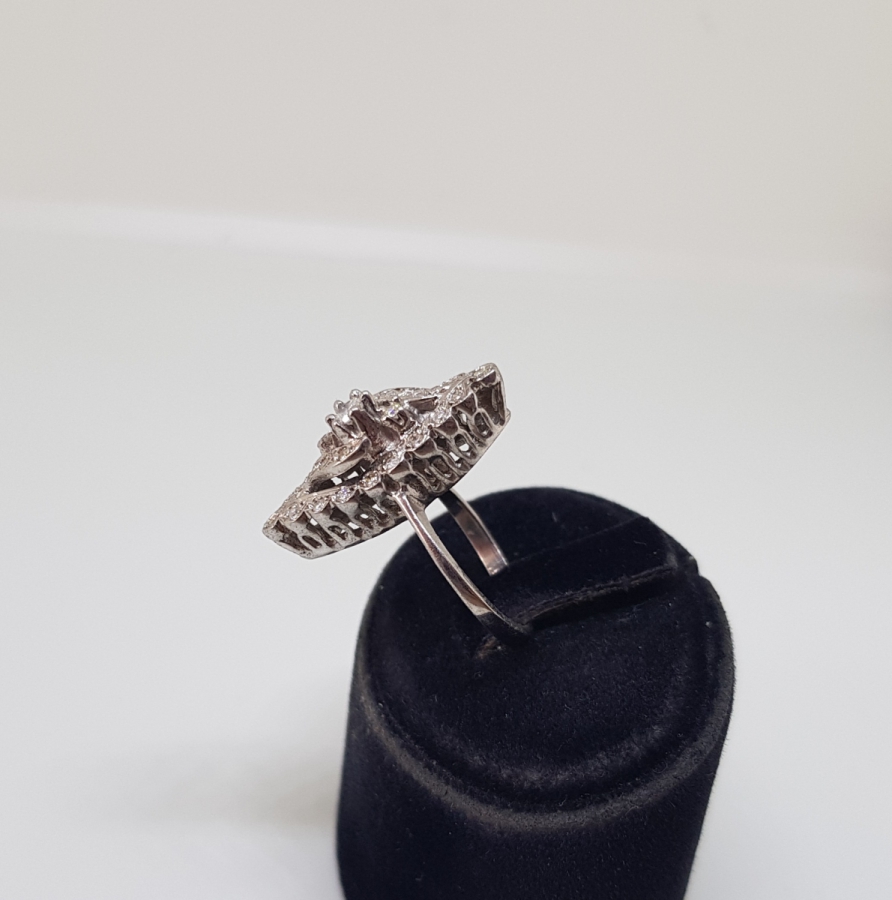 PIRLANTA TAŞLI MEKİK MODEL YÜZÜK