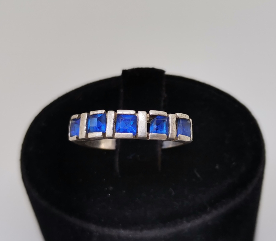 SAFİR TAŞLI BEŞTAŞ MODEL GÜMÜŞ YÜZÜK