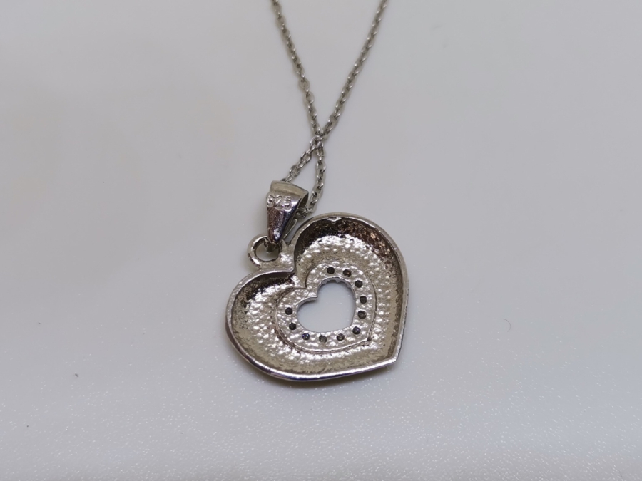 MARGAZİT TAŞLARLA SÜSLÜ KALP FORMLU GÜMÜŞ KOLYE