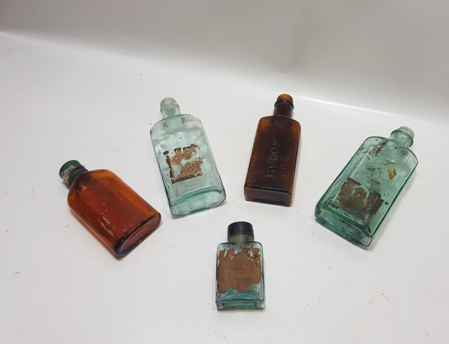 ECZACILIK TARİHİ - ANTİKA CAM İLAÇ ŞİŞESİ LOTU