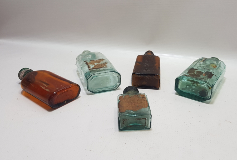 ECZACILIK TARİHİ - ANTİKA CAM İLAÇ ŞİŞESİ LOTU