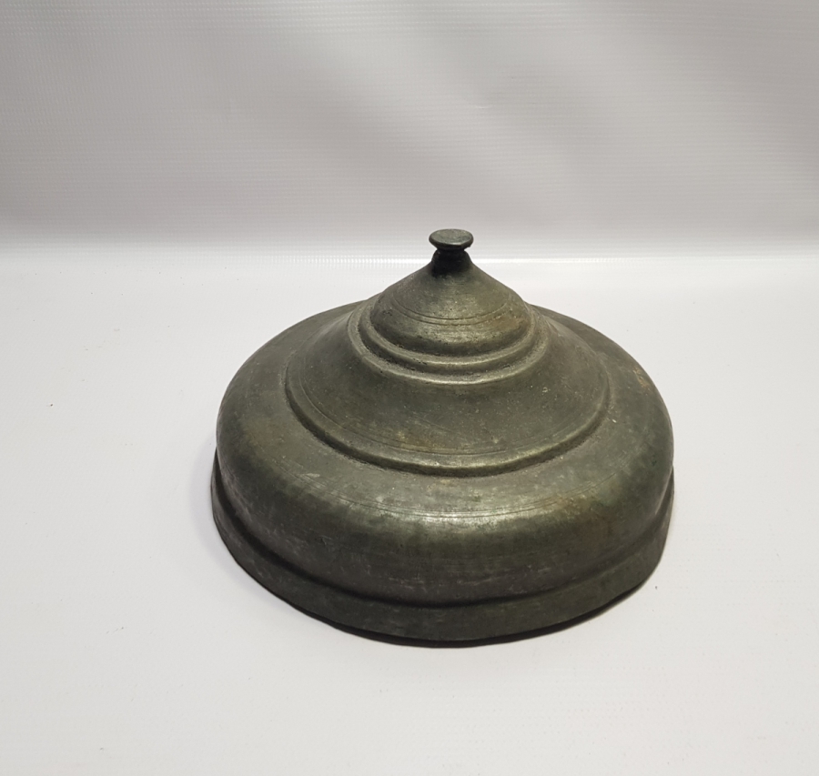 ÜZERİ OSMANLICA YAZILI OSMANLI DÖNEMİ KUBBE FORMLU BÜYÜK BOY LENGER KAPAĞI