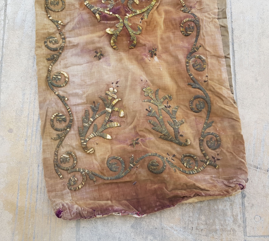 OSMANLI DÖNEMİ SIRMA İŞÇİLİKLİ KADİFE SEDİR YASTIĞI