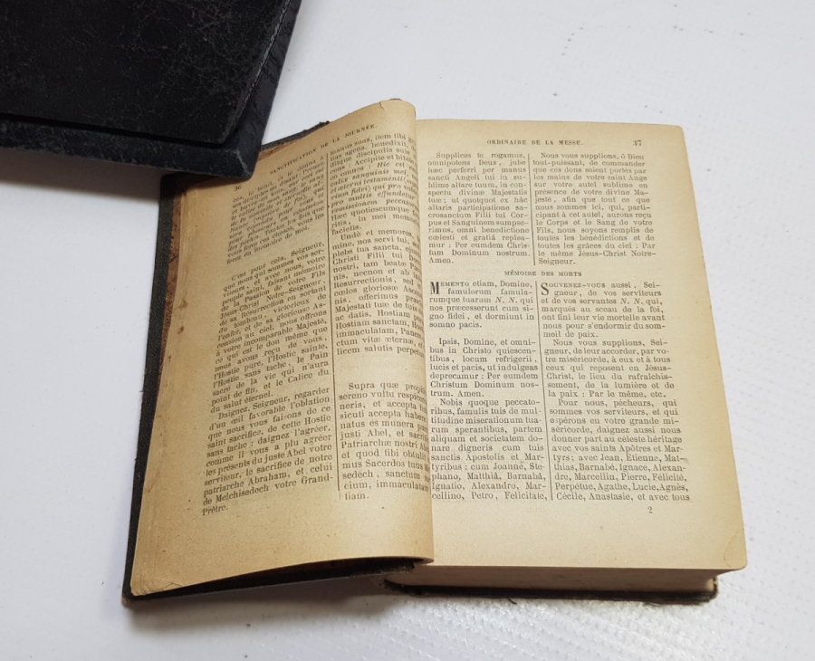 1877 TARİHLİ ANTİKA İNCİL