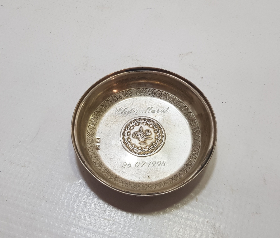 ÜZERİ TUĞRALI GÜMÜŞ KINA TASI