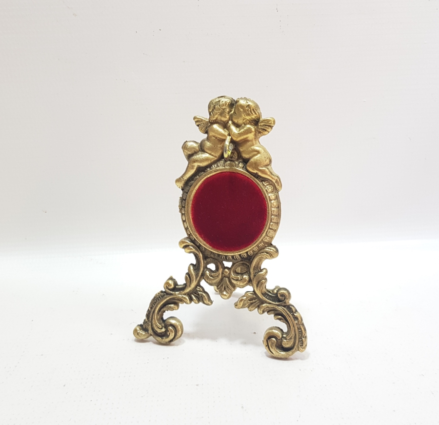 KABARTMA İŞÇİLİKLİ ANTİKA METAL SAAT STANDI