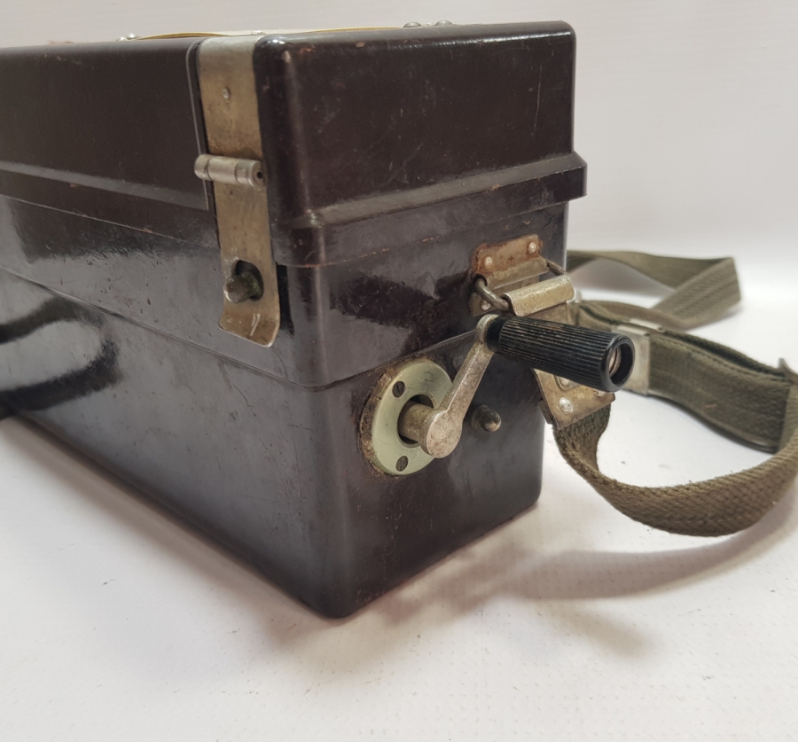 YÜKSEK KONDİSYONDA ANTİKA RUS SAHRA TELEFONU