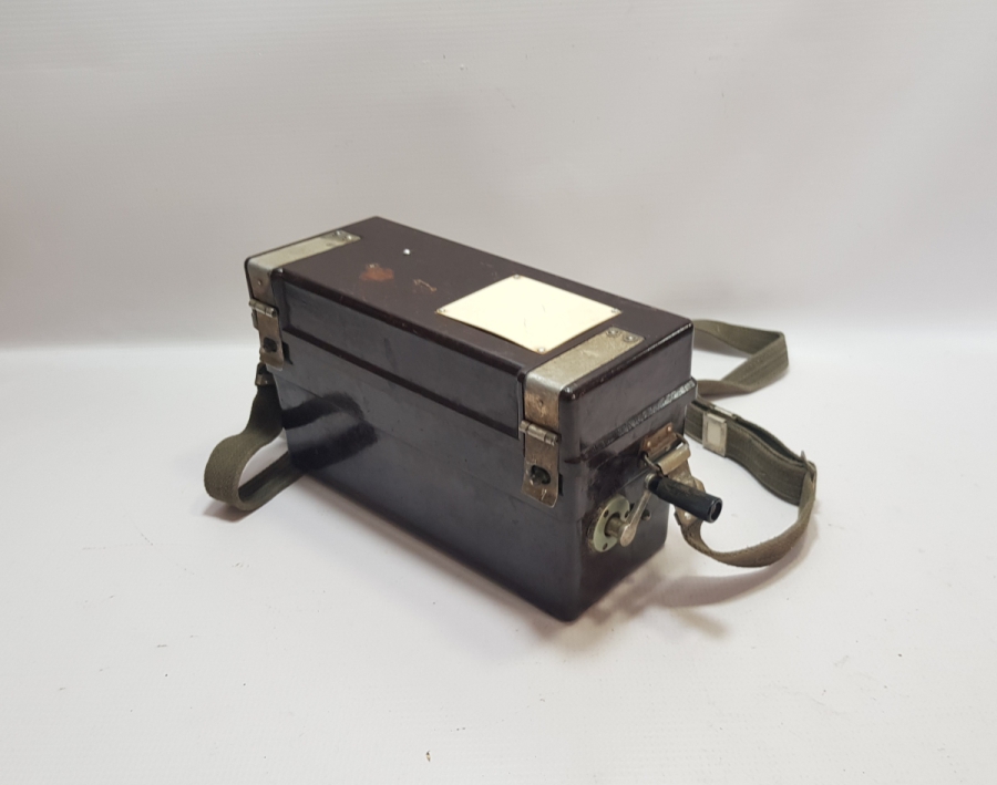 YÜKSEK KONDİSYONDA ANTİKA RUS SAHRA TELEFONU