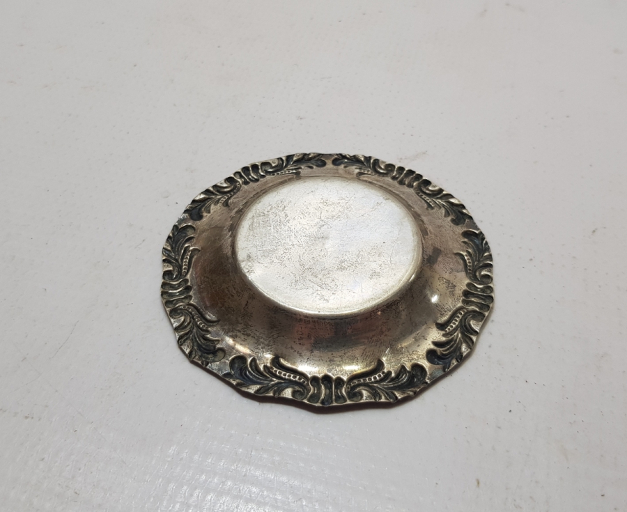 KABARTMA İŞÇİLİKLİ ANTİKA GÜMÜŞ MİNİ TABAK