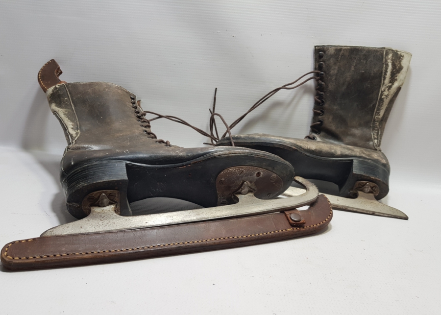 1900 BAŞLARI İSVEÇ YAPIMI BOT BUZ PATENİ