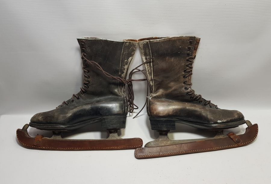 1900 BAŞLARI İSVEÇ YAPIMI BOT BUZ PATENİ