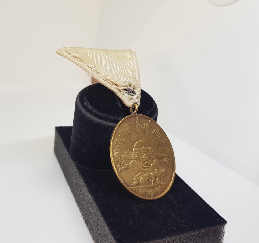 ÇOK NADİR BEYAZ KURDELALI İSTİKLAL MADALYASI