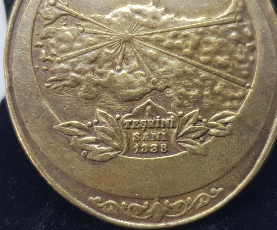 ÇOK NADİR BEYAZ KURDELALI İSTİKLAL MADALYASI