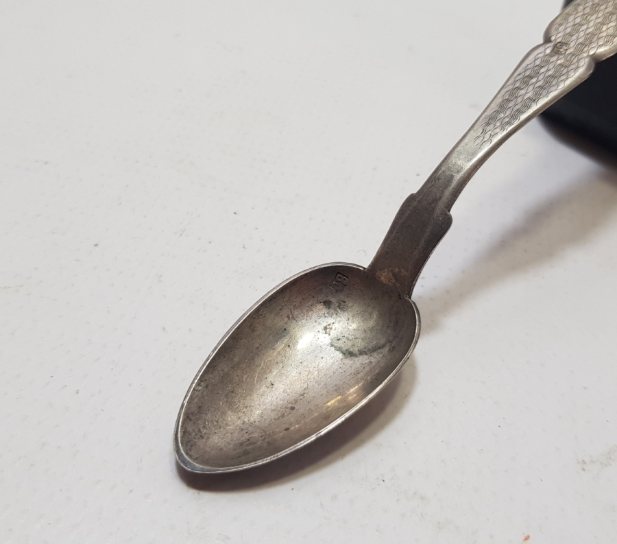 ÜZERİ RUMCA İNSİYALLİ AZNAVUR İŞÇİLİKLİ GÜMÜŞ OSMANLI DÖNEMİ TATLI KAŞIĞI