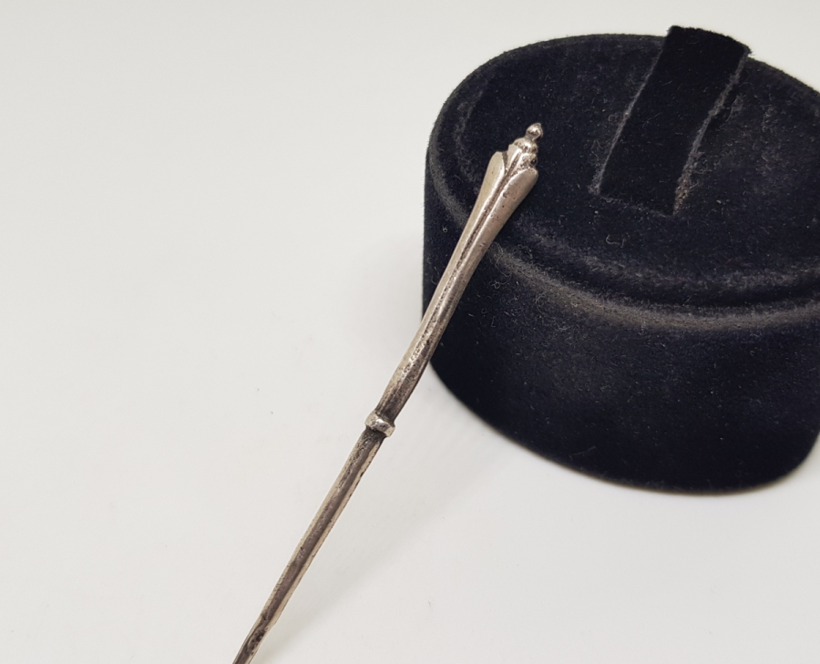 ÜST KISMI LALE FORMUNDA OSMANLI DÖNEMİ GÜMÜŞ İĞNE