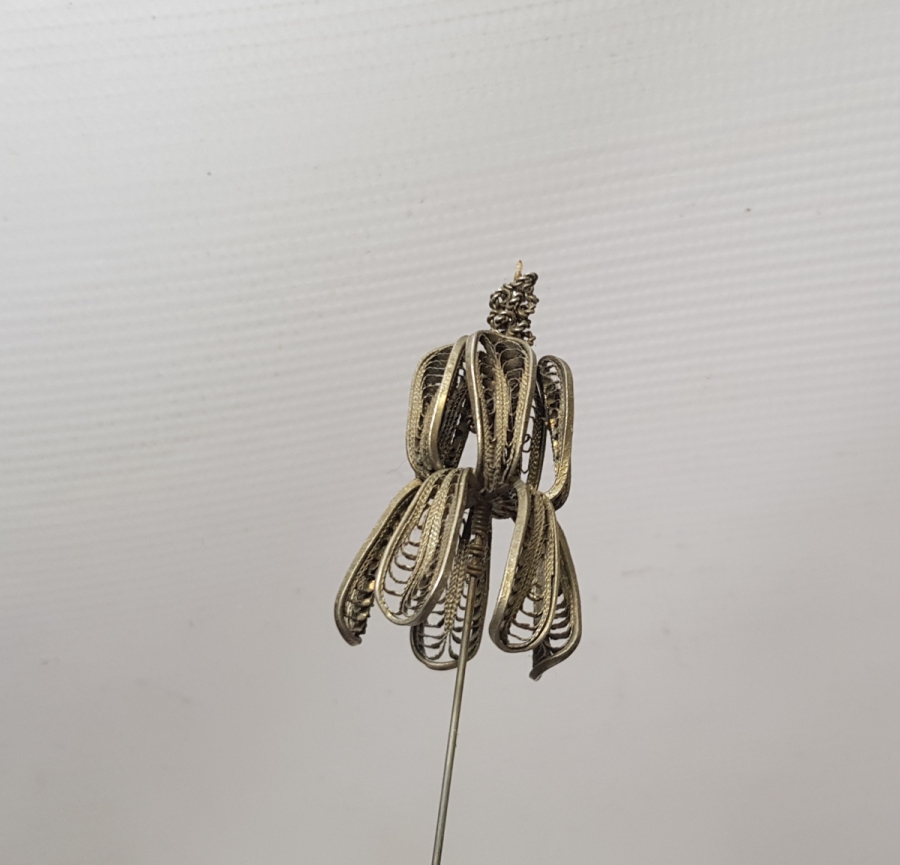 ANTİKA EL YAPIMI TELKARİ İŞÇİLİKLİ GÜMÜŞ KAPLAMA ÇİÇEK FİGÜRÜ