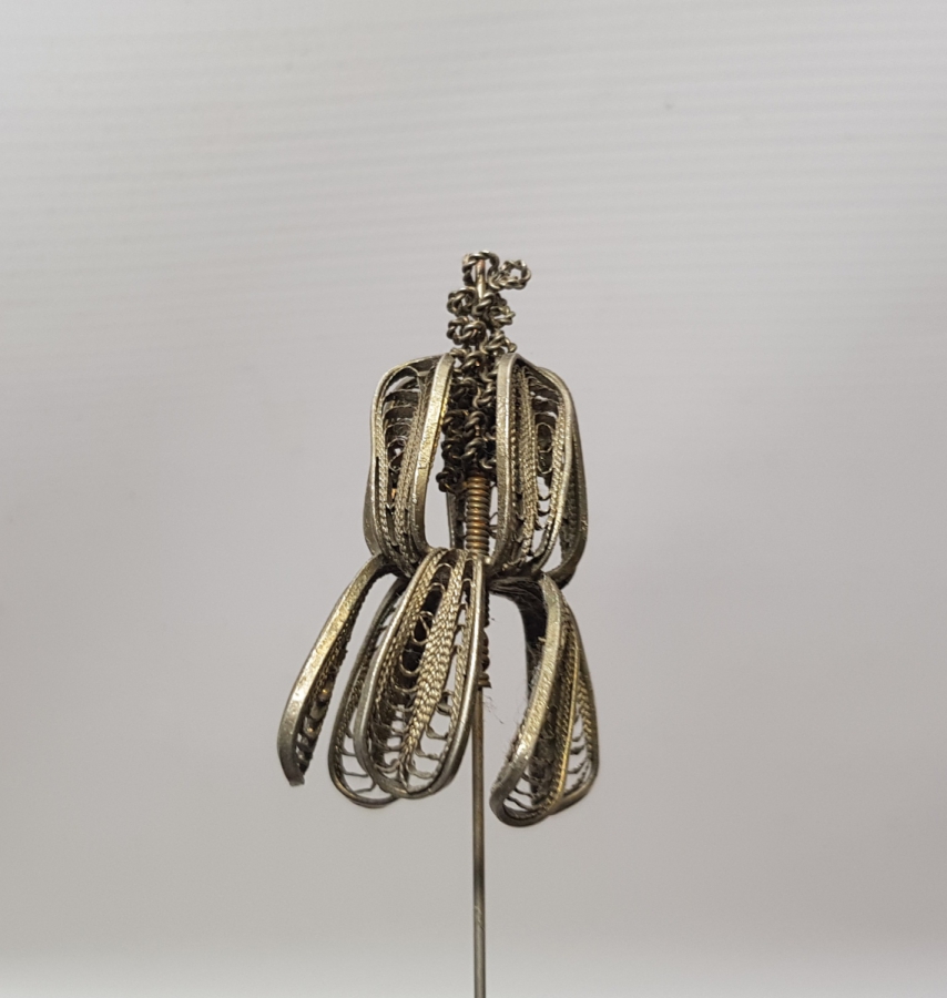 ANTİKA EL YAPIMI TELKARİ İŞÇİLİKLİ GÜMÜŞ KAPLAMA ÇİÇEK FİGÜRÜ