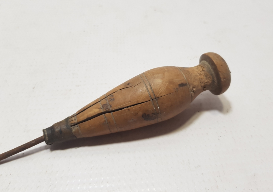 OSMANLI DÖNEMİ ŞİMŞİR SAPLI AYAKKABICI BİZİ