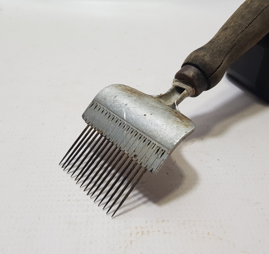 NADİR FORMLU ANTİKA DUVAR HALISI KİRKİTİ