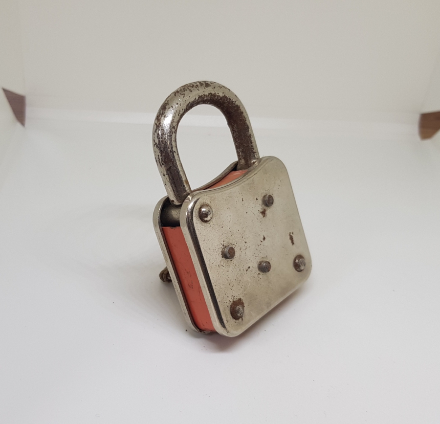 ORJİNAL ANAHTARI İLE ANTİKA KİLİT