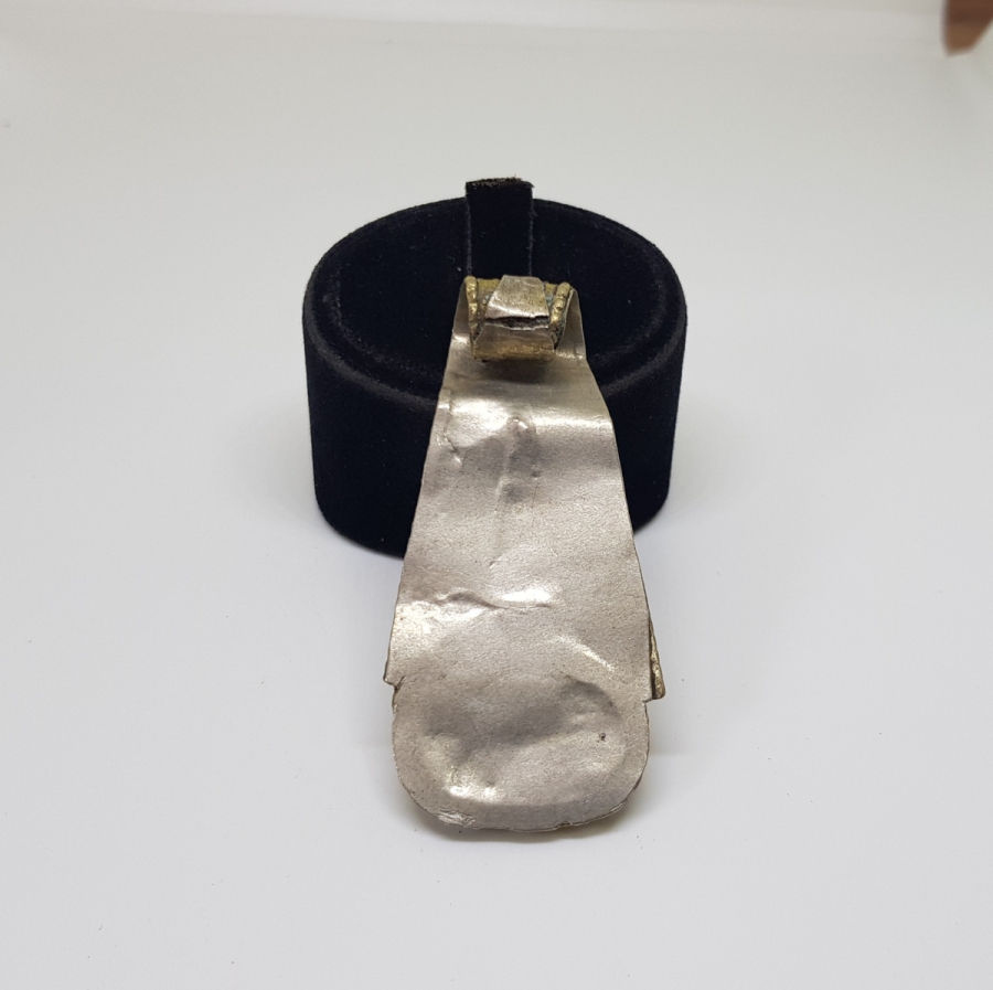 BİLEKLİKTEN YAPILMIŞ LAPİS TAŞLI ANTİKA TÜRKMEN KOLYE UCU