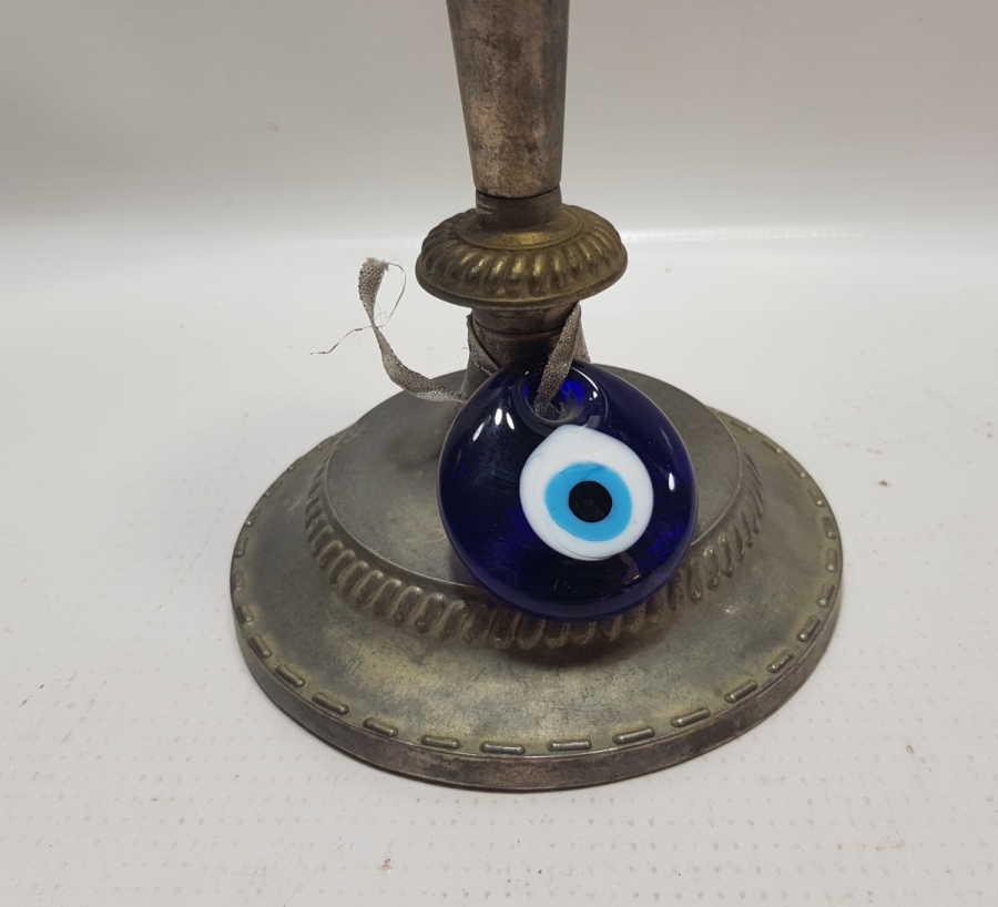 ÜZERİ NAZAR BONCUKLU GÜMÜŞ KAPLAMA ANTİKA ŞAMDAN