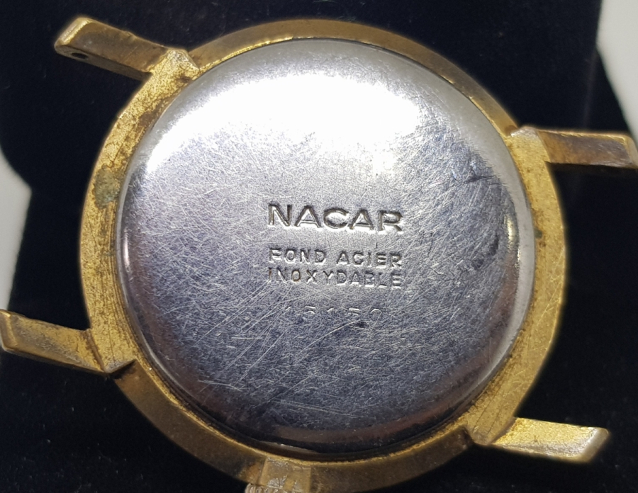 NADİR FORMDA ULTRATHİN KURMALI NACAR ALTIN KAPLAMA KOL SAATİ