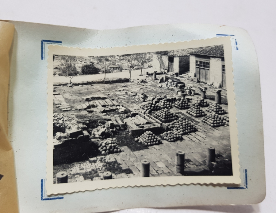 ORİJİNAL KORUMASINDA ANTİKA SİYAH-BEYAZ AGORA GÖRSELLİ FOTOĞRAF