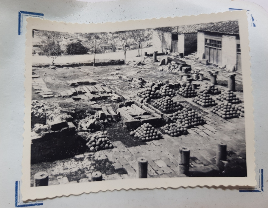 ORİJİNAL KORUMASINDA ANTİKA SİYAH-BEYAZ AGORA GÖRSELLİ FOTOĞRAF