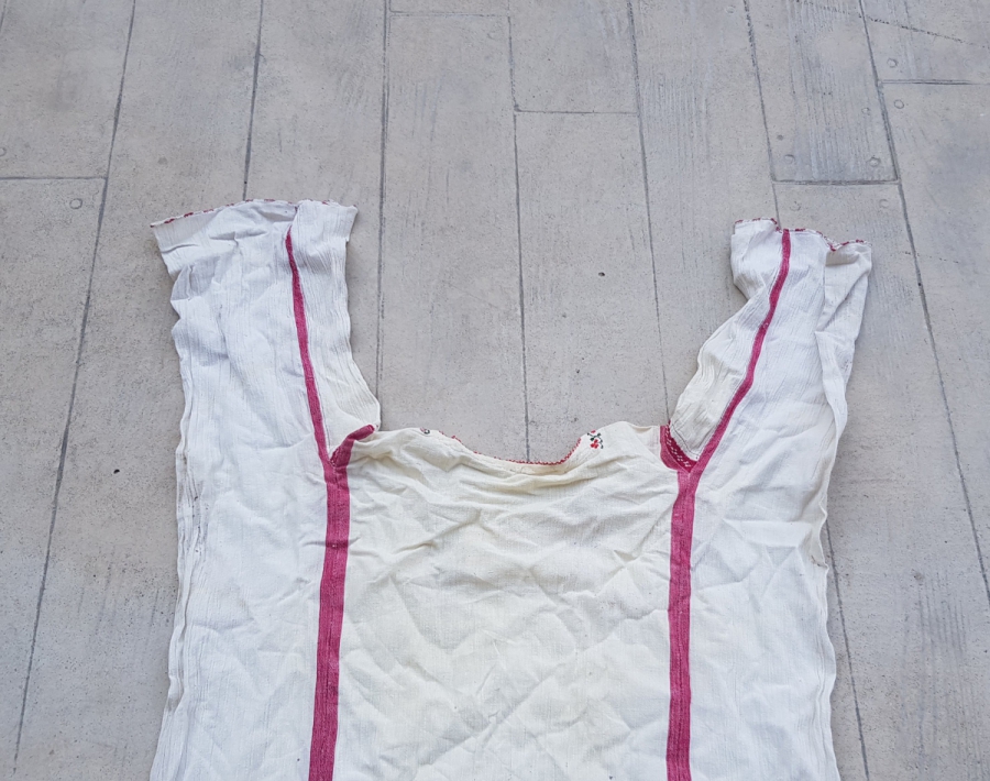 YAKASI İŞLEMELİ OSMANLI DÖNEMİ GELİN İÇLİĞİ