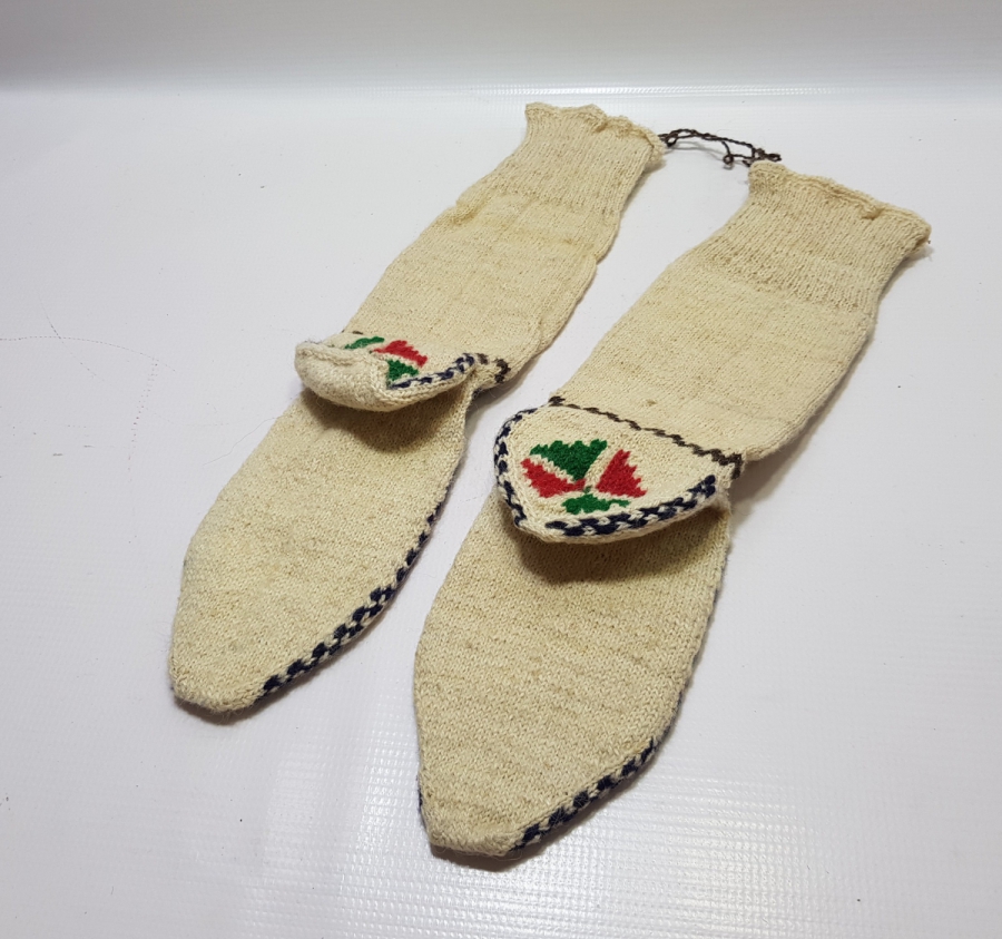 ÜZERİ KARANFİLLİ VE LEYLEKLİ NADİR HAMİLELİK ALAMETİ ÇORAP