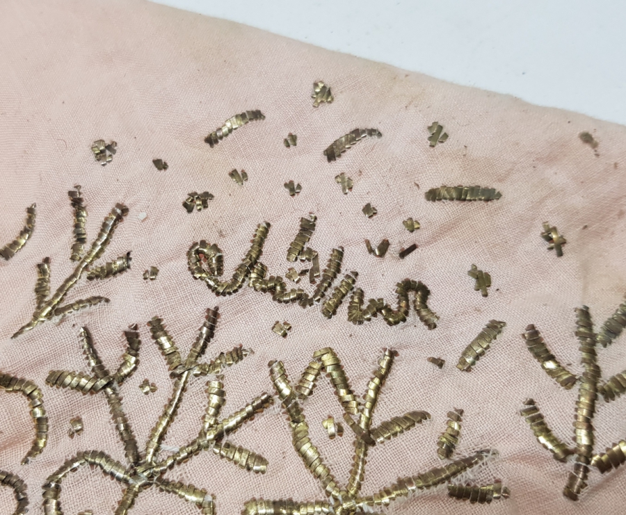 DÖRT KÖŞESİ OSMANLICA YAZILI GÜMÜŞ TELKIRMA İŞÇİLİKLİ BÜYÜK BOY ÇEVRE