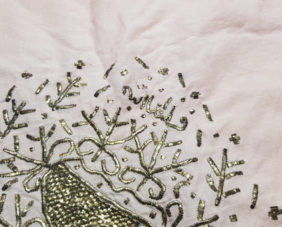 DÖRT KÖŞESİ OSMANLICA YAZILI GÜMÜŞ TELKIRMA İŞÇİLİKLİ BÜYÜK BOY ÇEVRE