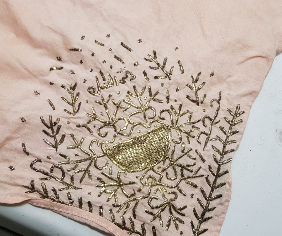 DÖRT KÖŞESİ OSMANLICA YAZILI GÜMÜŞ TELKIRMA İŞÇİLİKLİ BÜYÜK BOY ÇEVRE