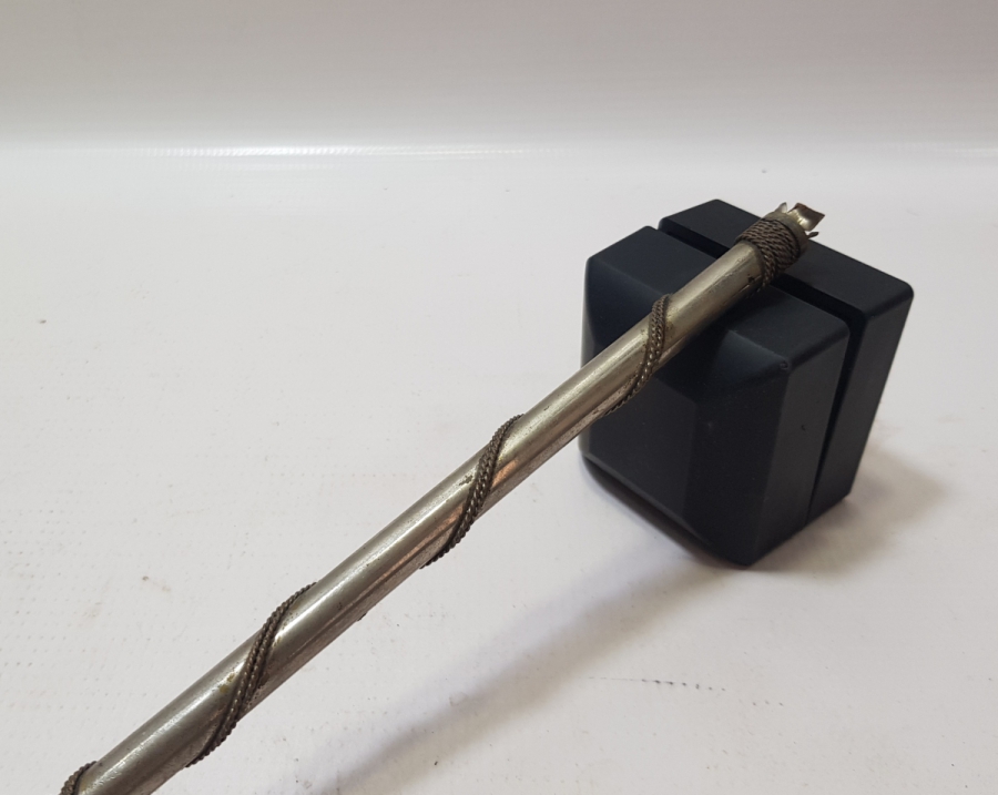 ÜZERİ KABARTMA İŞÇİLİKLİ VE GÜMÜŞ KAPLAMA ANTİKA ŞEMSİYE SAPI