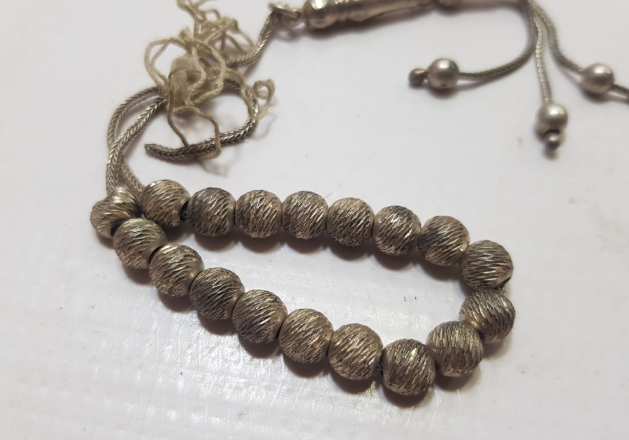 HALİYLE KONDİSYONDA GÜMÜŞ TESPİH