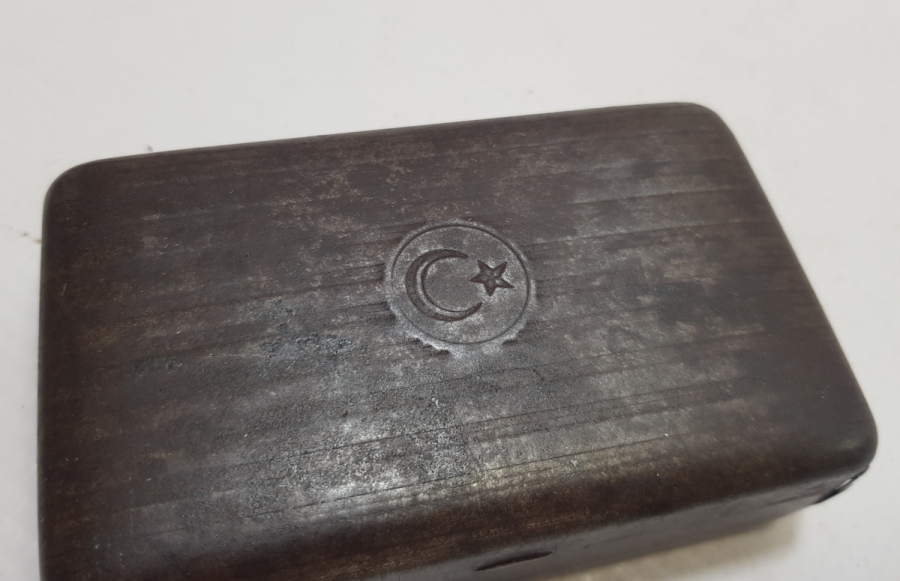 ÜZERİ AY YILDIZLI OSMANLI DÖNEMİ ASKERİ TÜTÜN TABAKASI