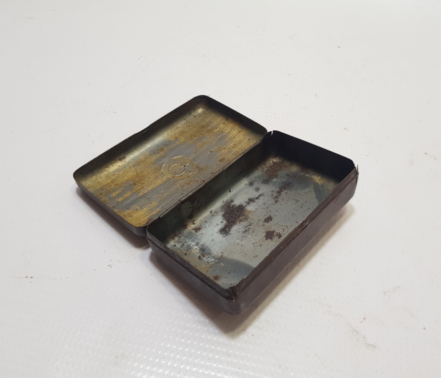 ÜZERİ AY YILDIZLI OSMANLI DÖNEMİ ASKERİ TÜTÜN TABAKASI