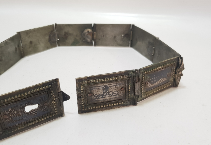 OSMANLI DÖNEMİ SAVATLI GÜMÜŞ VAN KEMERİ PARÇASI