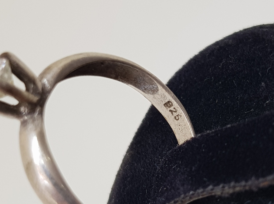 TEK TAŞ MODEL GÜMÜŞ YÜZÜK