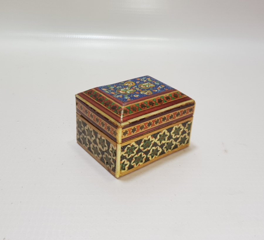 HATEMİ İŞÇİLİKLİ VE EL BOYAMA ANTİKA KAPAKLI KUTU