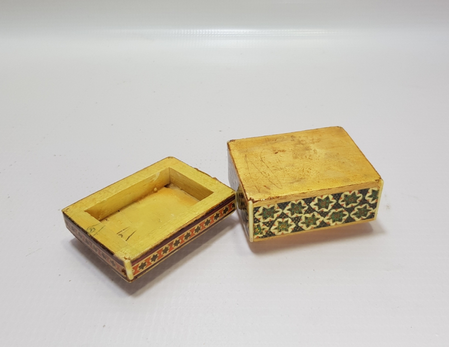 HATEMİ İŞÇİLİKLİ VE EL BOYAMA ANTİKA KAPAKLI KUTU