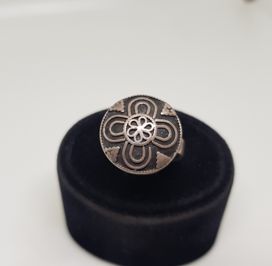 KABARTMA İŞÇİLİKLİ ÖZEL YAPIM GÜMÜŞ YÜZÜK