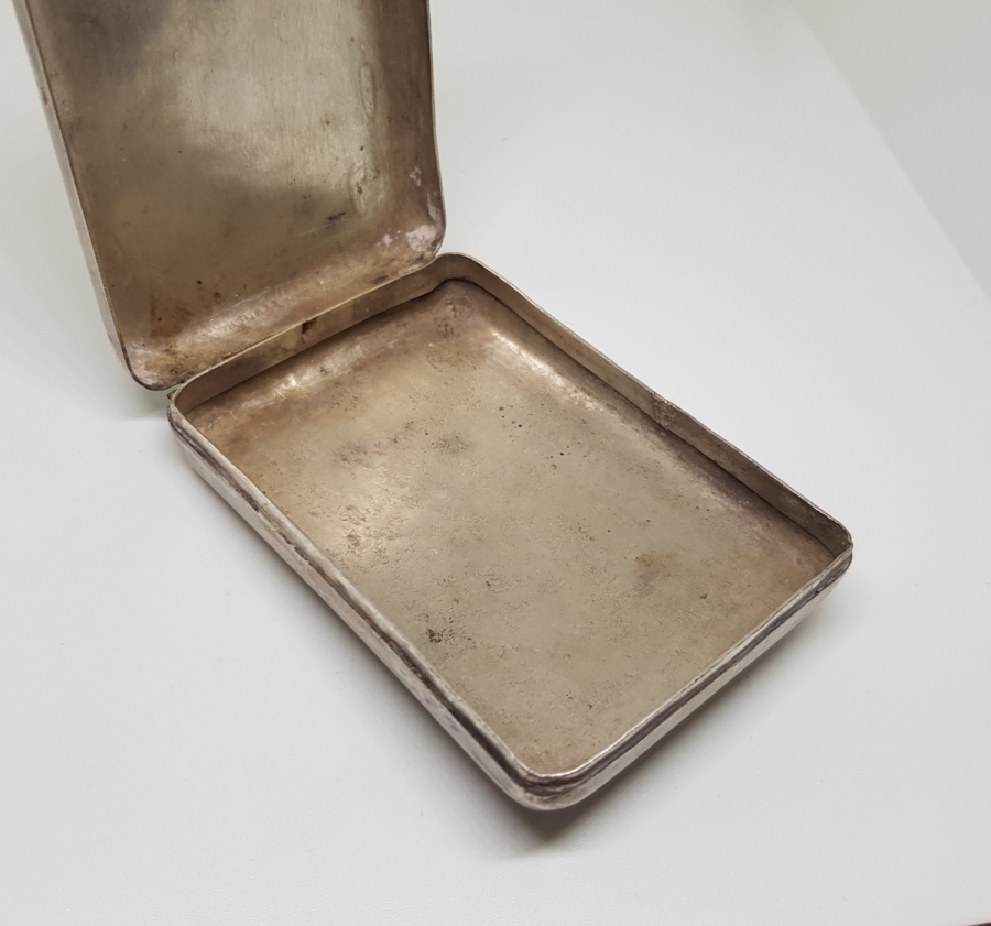 ÜZERİNDE OSMANLI DEVLET ARMASI BULUNAN VE OSMANLICA YAZILI OSMANLI DÖNEMİ GÜMÜŞ TABAKA