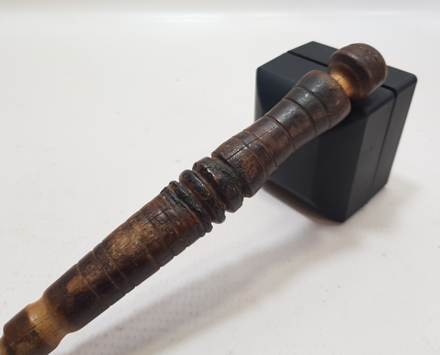 ÜZERİ SİKKELİ OSMANLI DÖNEMİ NADİR AHŞAP TEKKE İŞİ OKUMA ÇUBUĞU