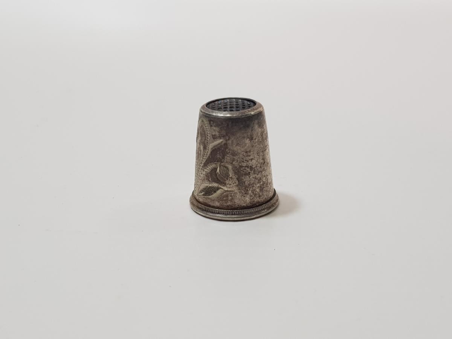 OSMANLI DÖNEMİ KALEM İŞÇİLİKLİ GÜMÜŞ TERZİ YÜKSÜĞÜ